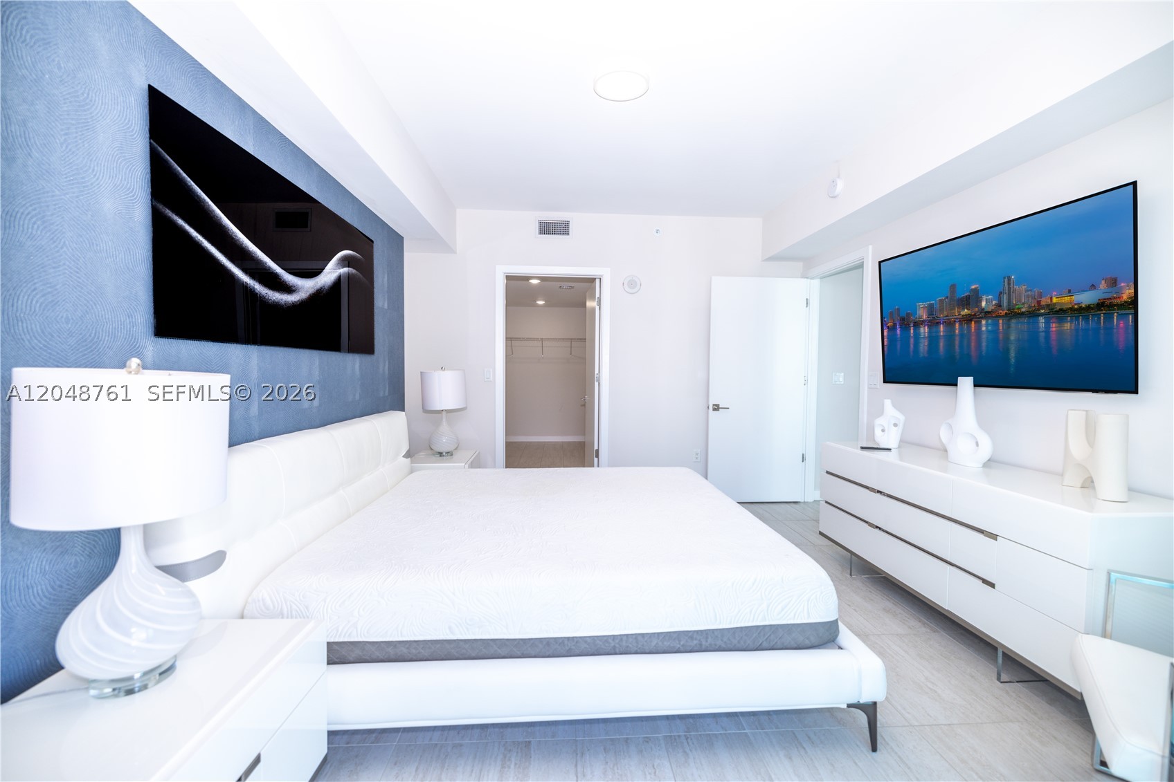 QUADRO CONDO - Residential