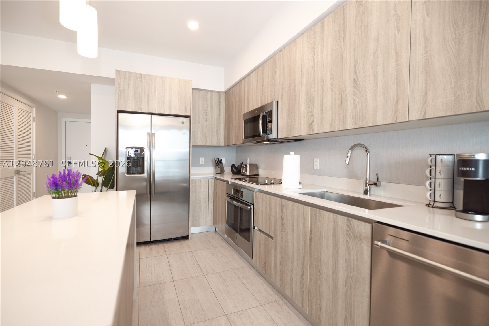 QUADRO CONDO - Residential