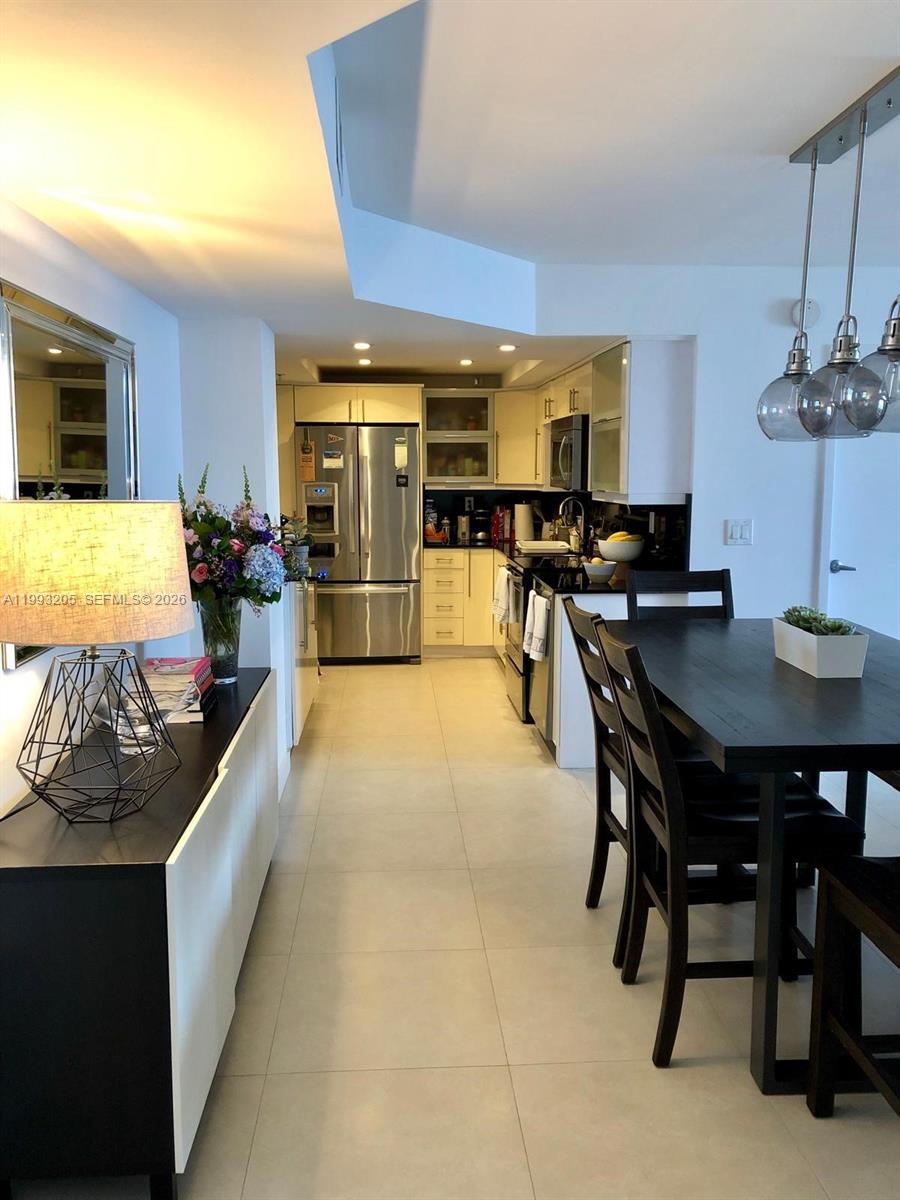 BRICKELL BAY CLUB CONDO - Residential