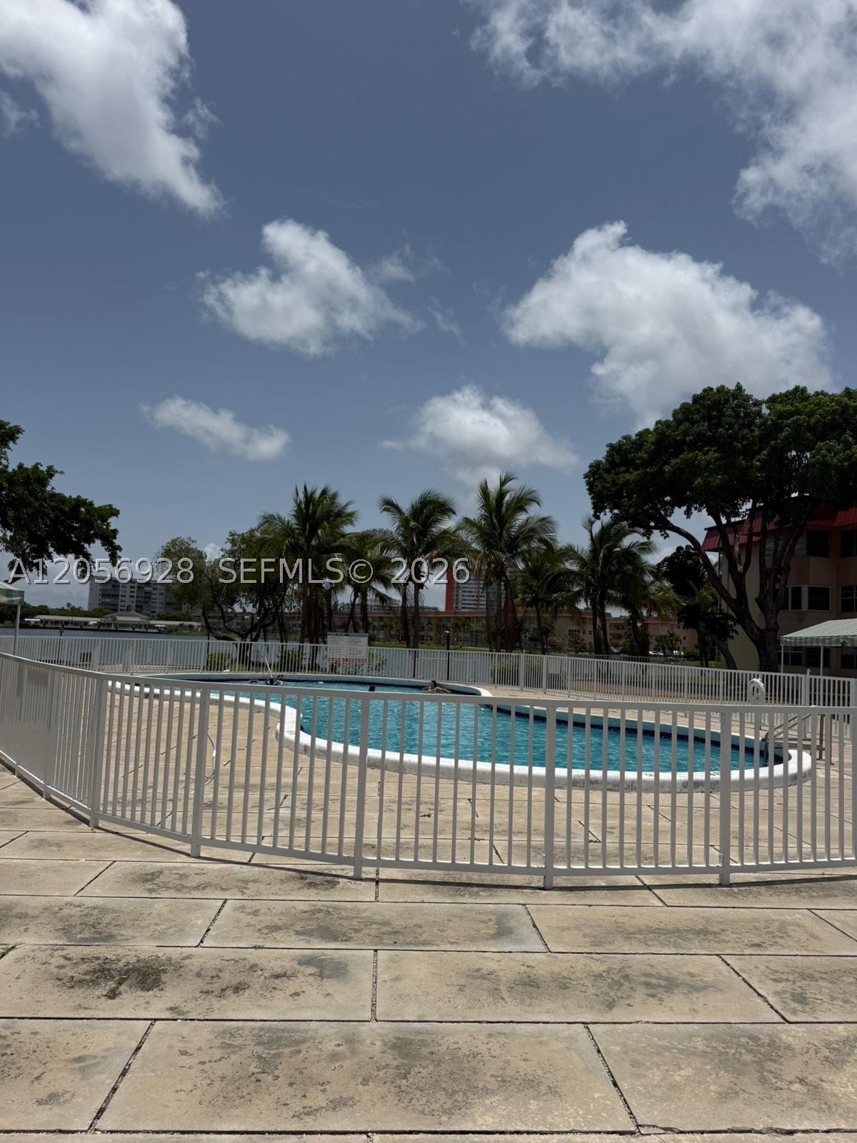 SECOND HORIZONS CONDO - Residential