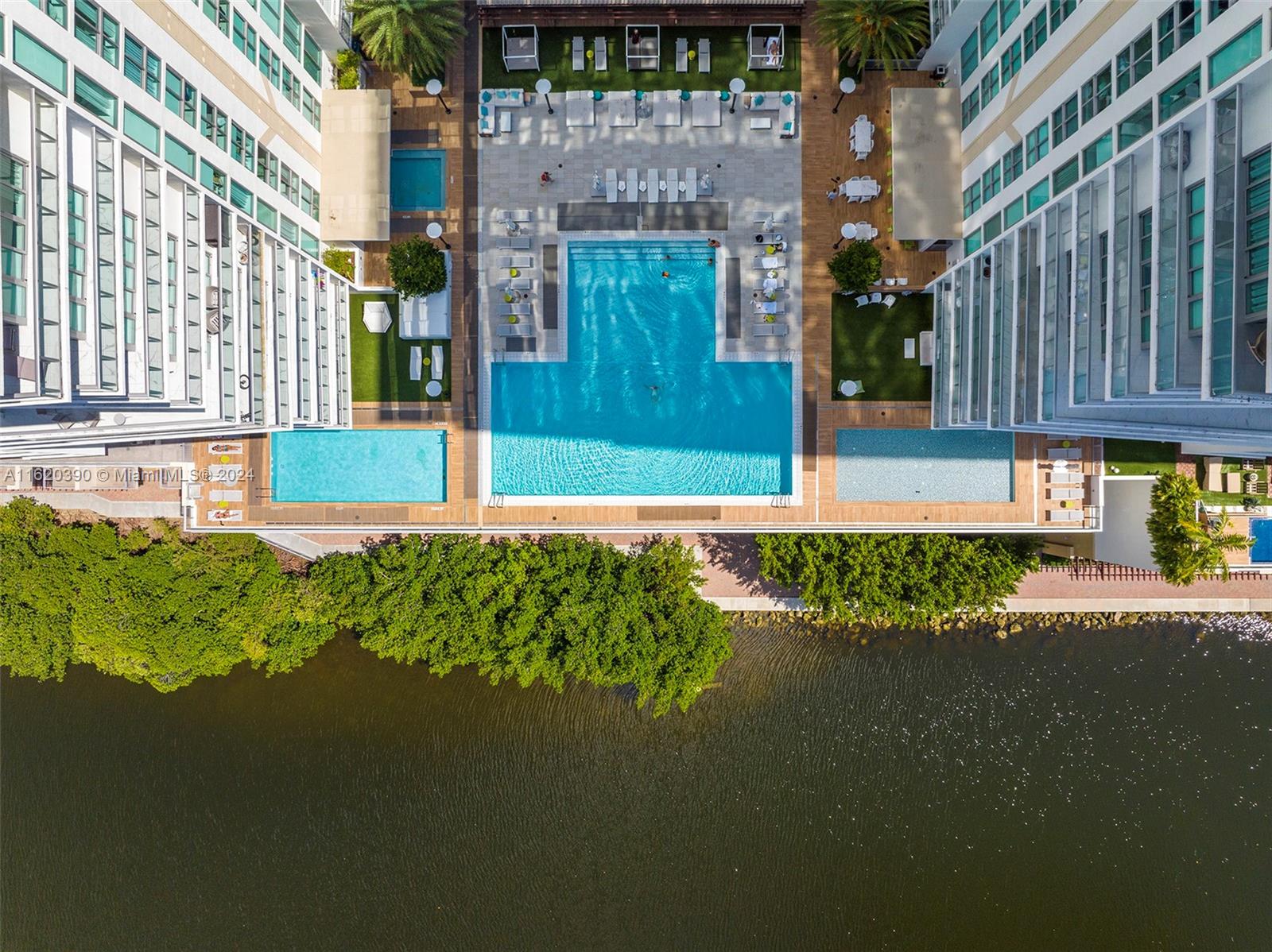 PARQUE TOWERS CONDO - Residential