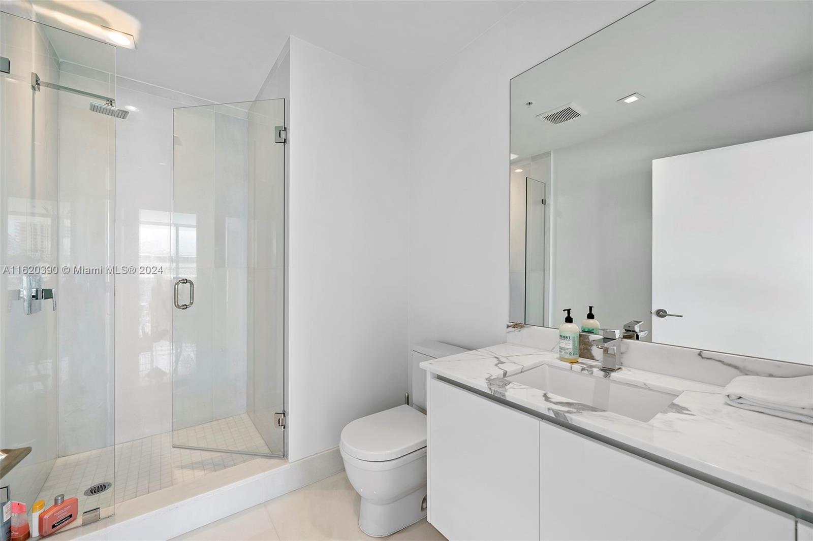 PARQUE TOWERS CONDO - Residential
