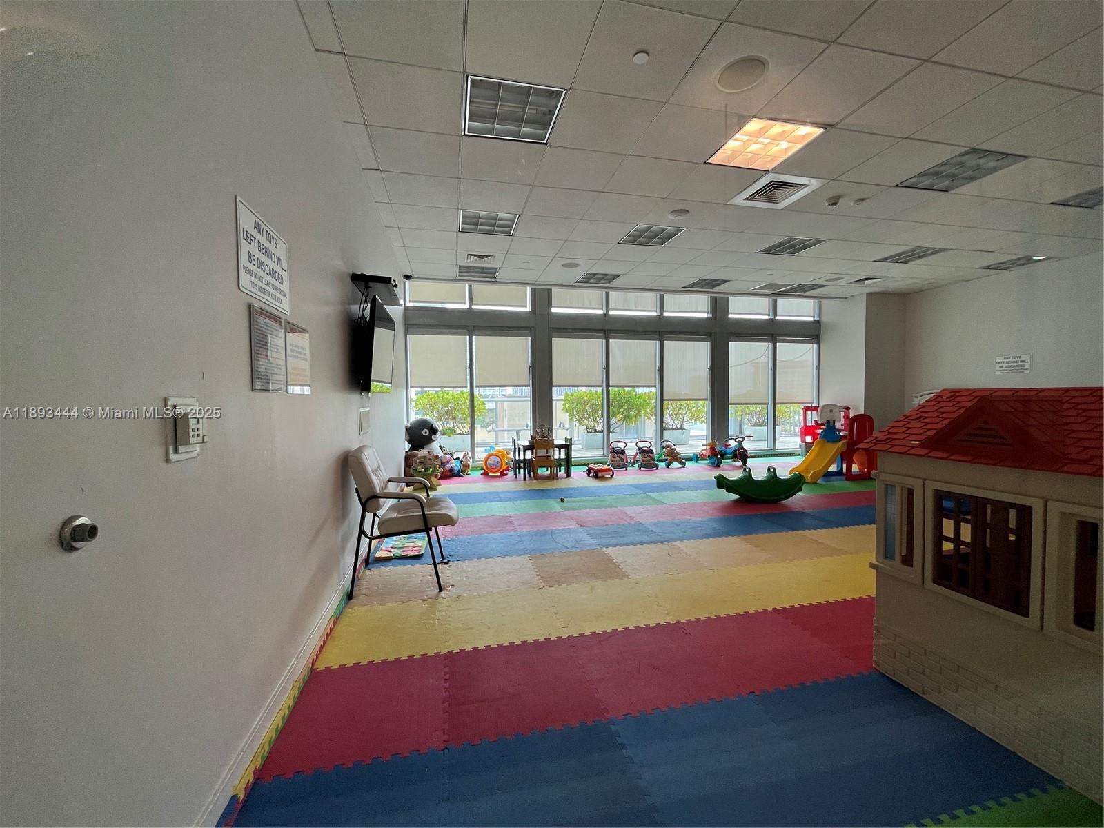 THE AXIS ON BRICKELL COND - Residential Lease