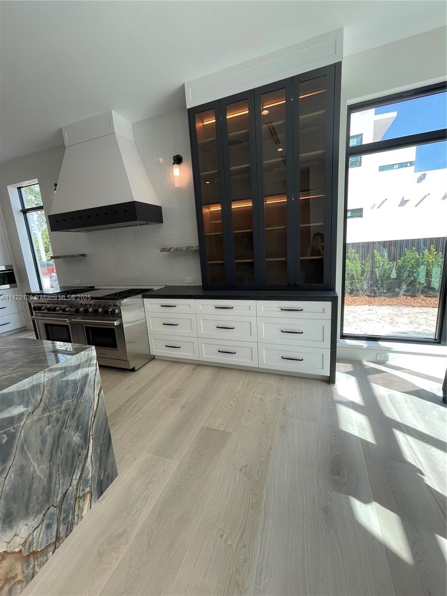 W T HARDEE-S SUB - Residential