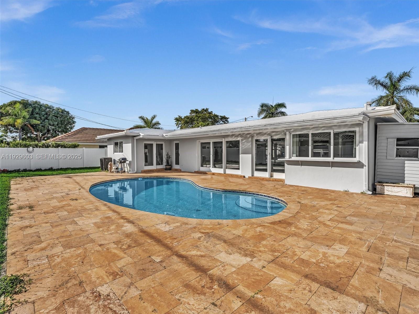 IMPERIAL POINT 2 SEC - Residential