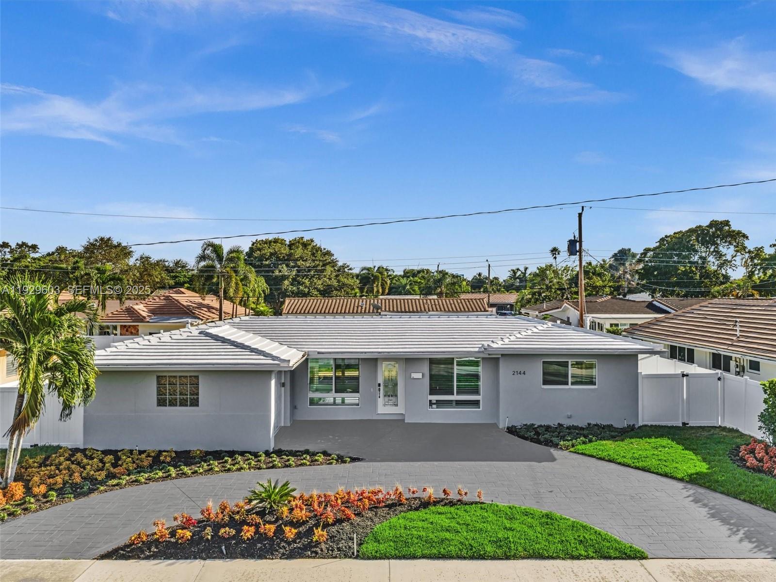 IMPERIAL POINT 2 SEC - Residential