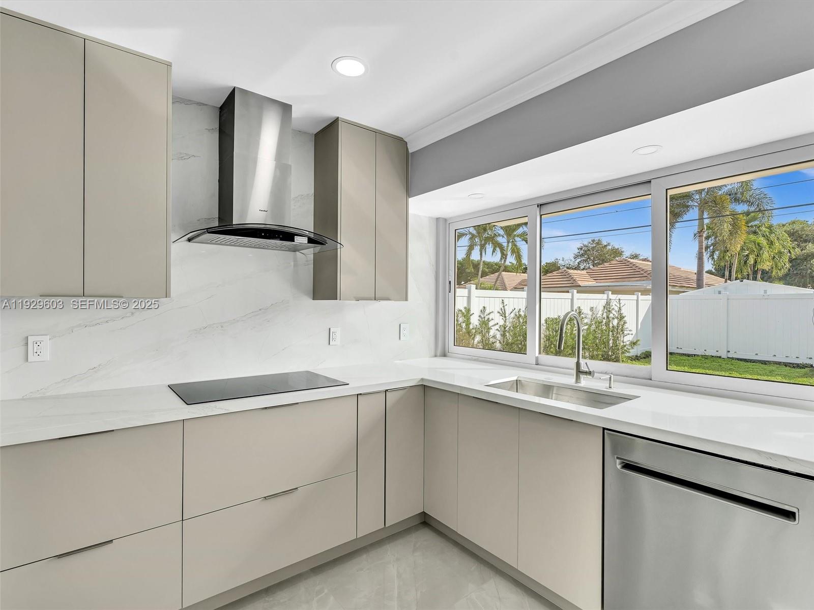 IMPERIAL POINT 2 SEC - Residential