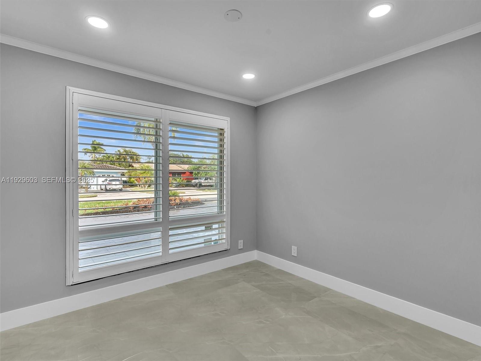 IMPERIAL POINT 2 SEC - Residential