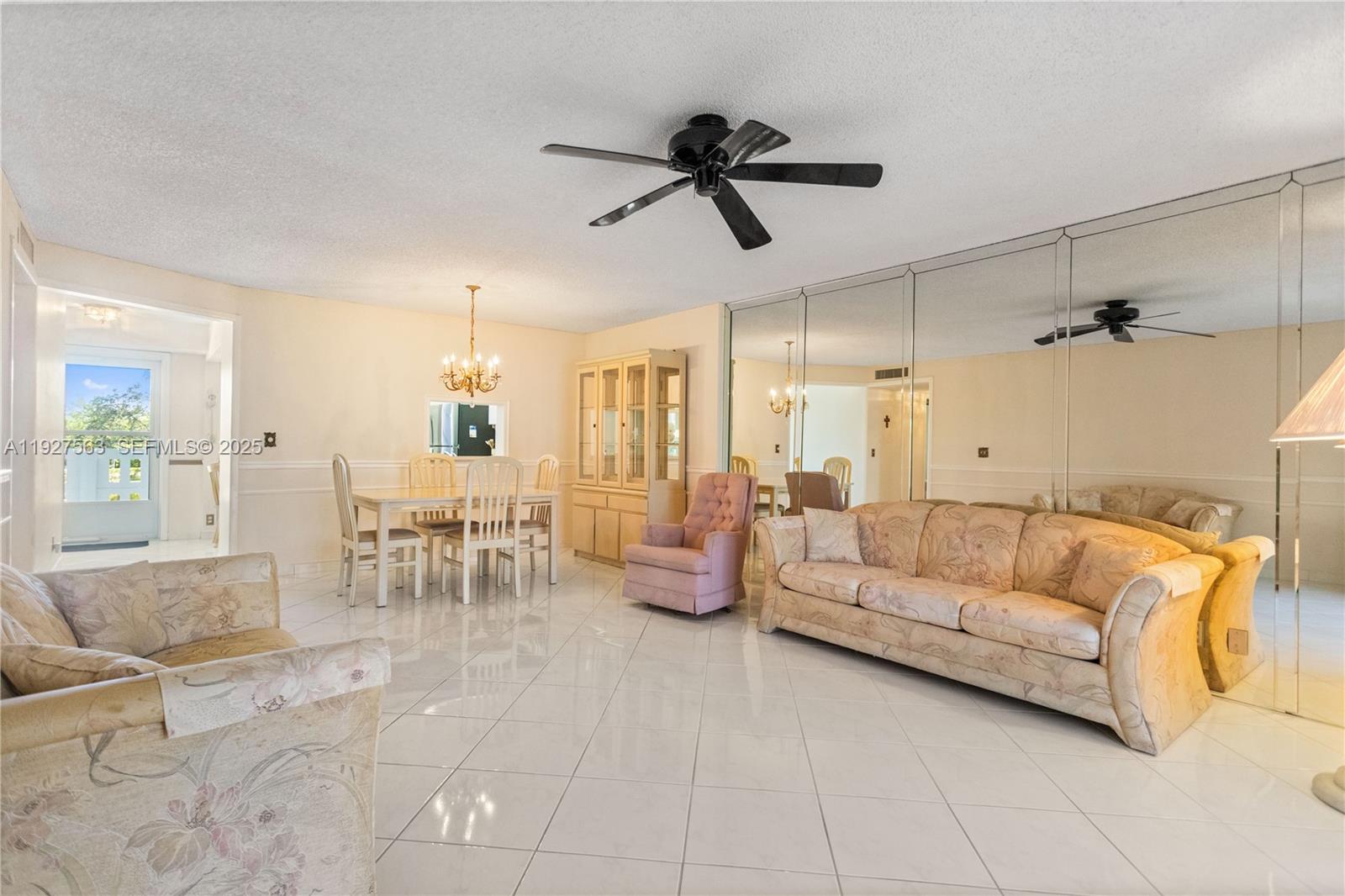 MEADOWBROOK LAKES VIEW - Residential