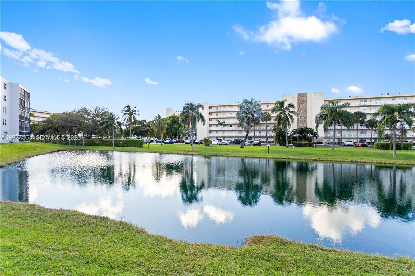 MEADOWBROOK LAKES VIEW - Residential
