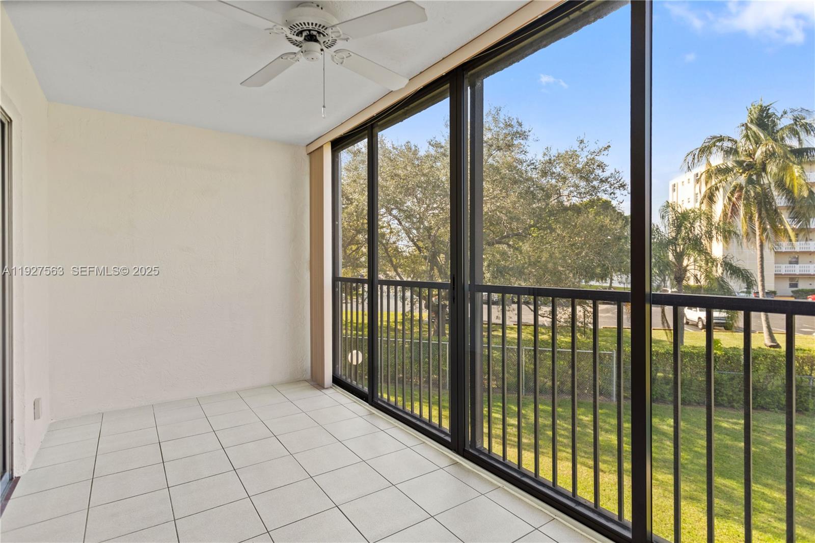 MEADOWBROOK LAKES VIEW - Residential