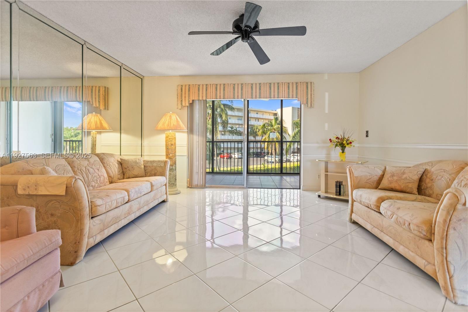 MEADOWBROOK LAKES VIEW - Residential