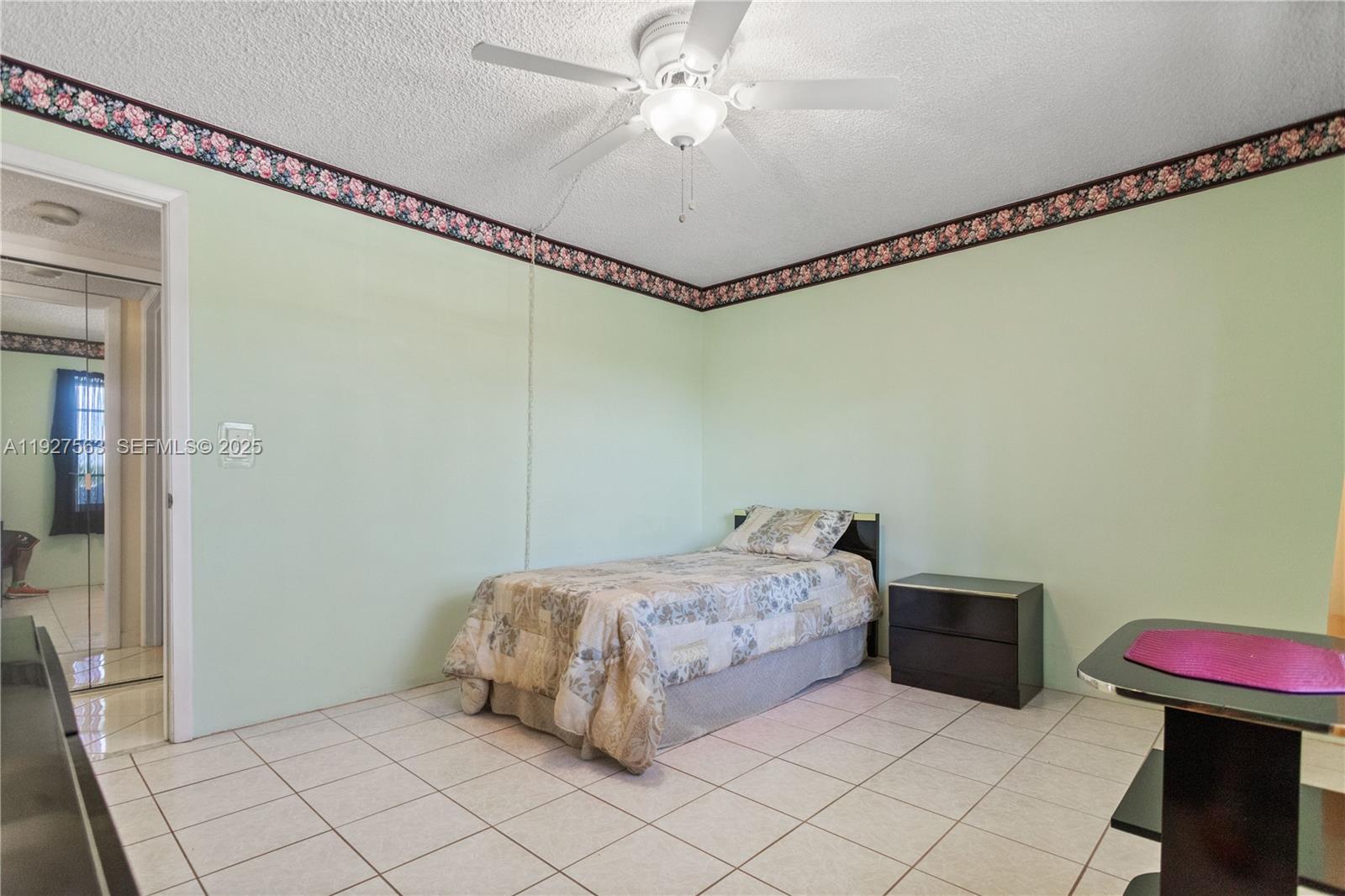 MEADOWBROOK LAKES VIEW - Residential
