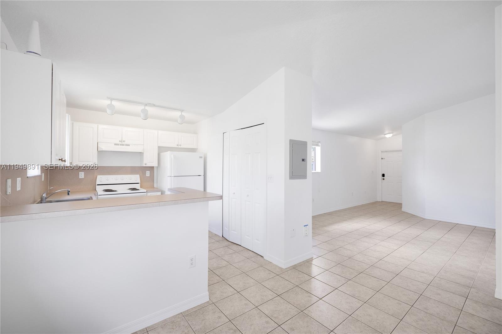 VENETIA GARDENS CONDO - Residential Lease