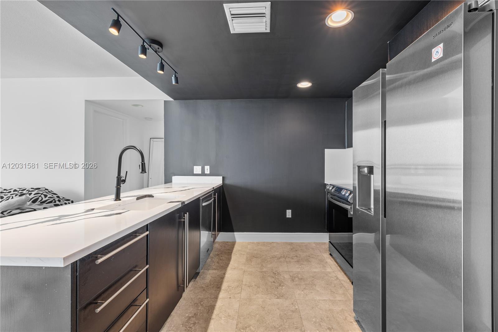 ONYX ON THE BAY CONDO - Residential Lease