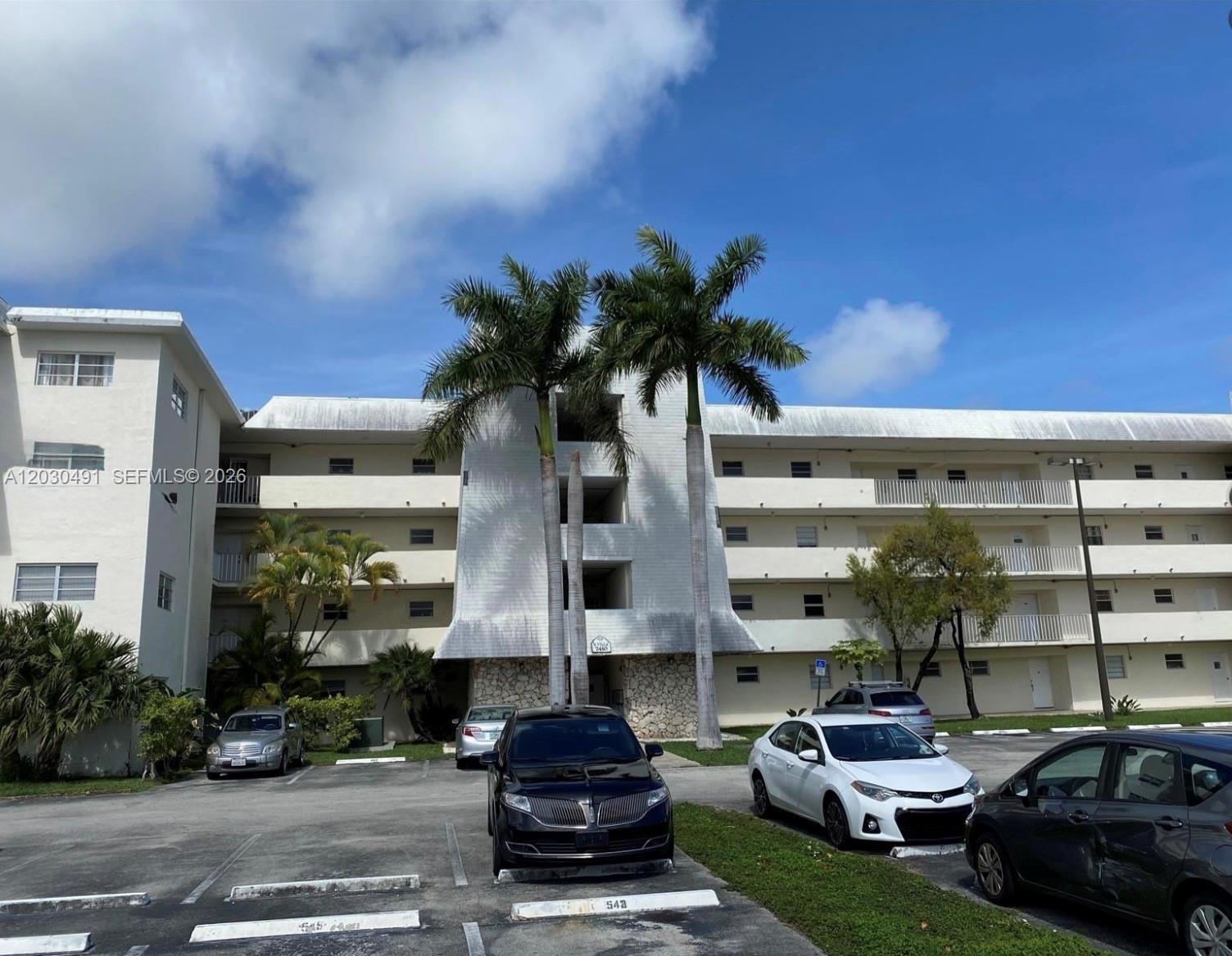 Nice 1/1 totally upgrade kitchen (granite countertops) & bath. Freshly painted conveniently located next shopping center, supermarket and restaurants. Close majors and highways, new AC and great unit. Is rented through Feb. 15, 2027, $1,800 A MONTH. Showing available. Showings only with proof of funds.