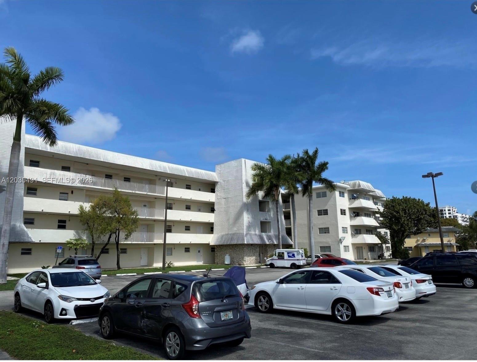 VILLAGE AT DADELAND CONDO - Residential