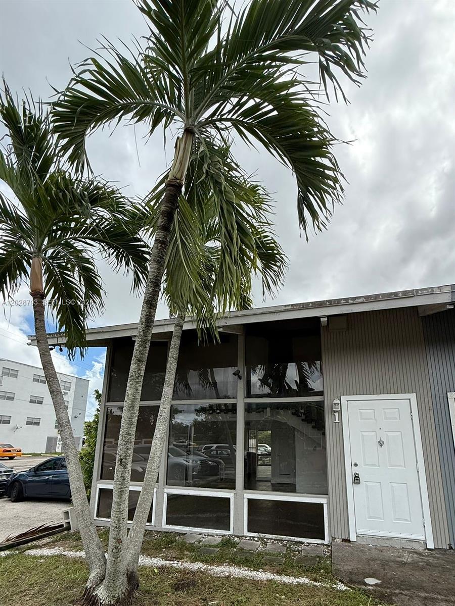 SINGLE FAMILY TOWNHOUSE IN THE HEART OF NORTH MIAMI AMAZING LOCATION RECENTLY REMODELED COME SEE TODAY. RENTED TOWNHOUSE TILL NOVEMBER 2026 FOR $2250 GREAT INVESTMENT. ADDITIONAL THIRD BEDROOM MADE HOWEVER NOT ON CITY RECORDS SO LISTED AS 2 BEDROOM