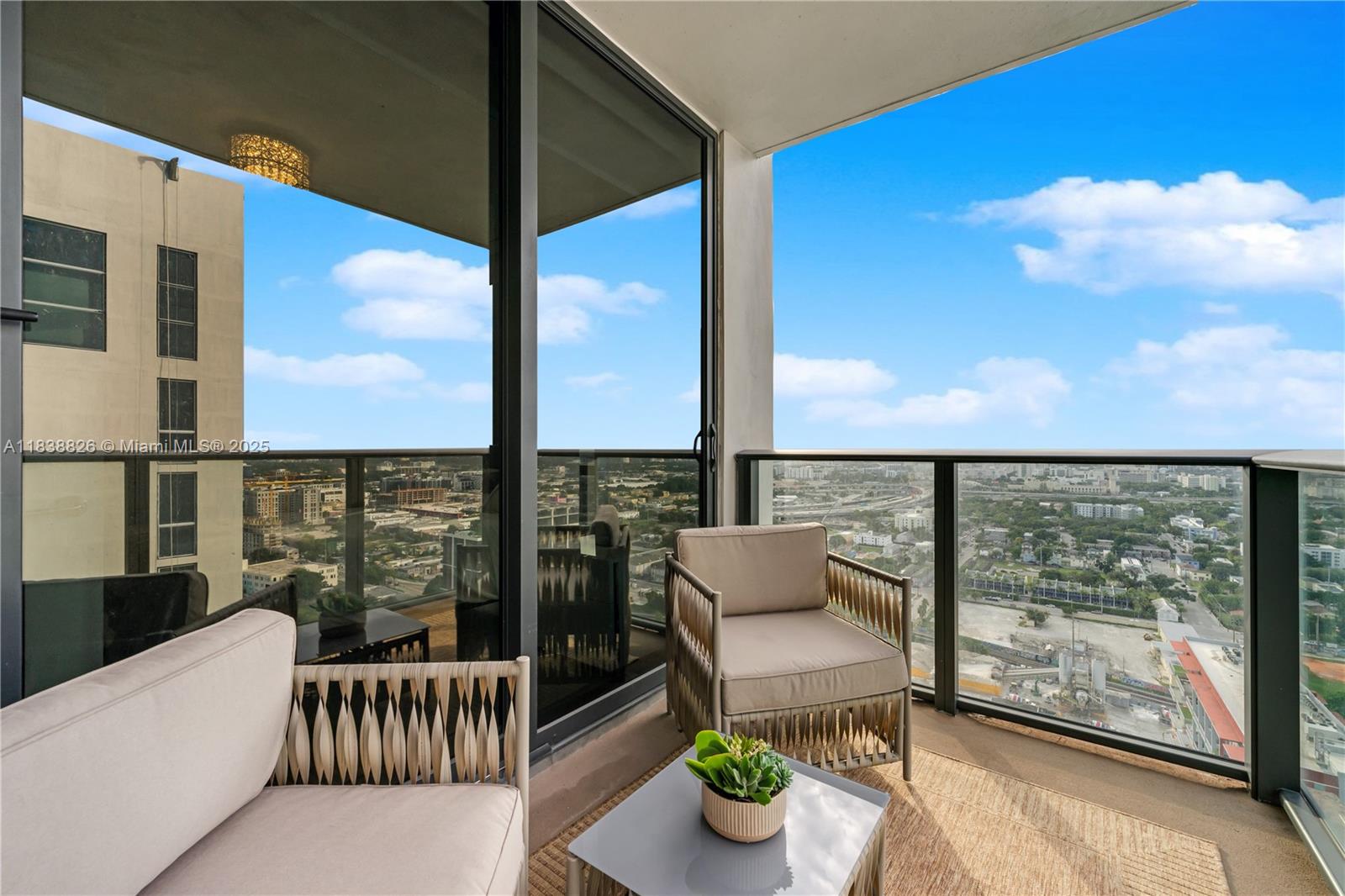 CANVAS CONDO - Residential Lease