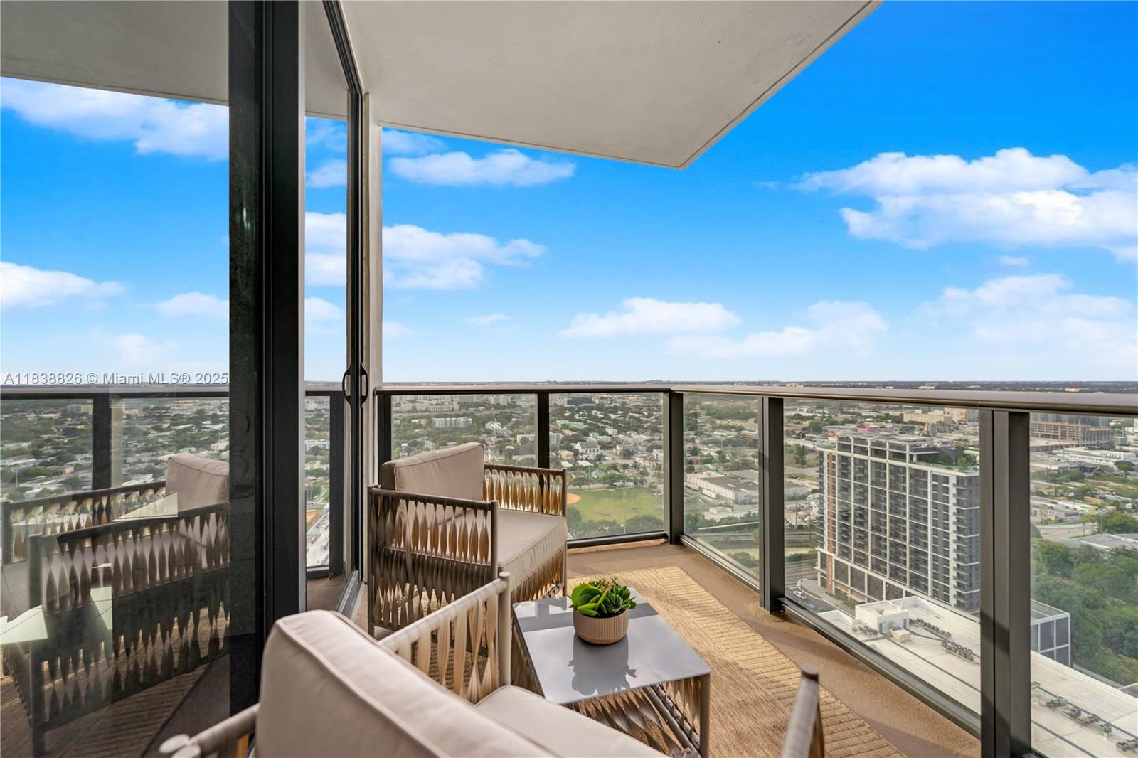 CANVAS CONDO - Residential Lease