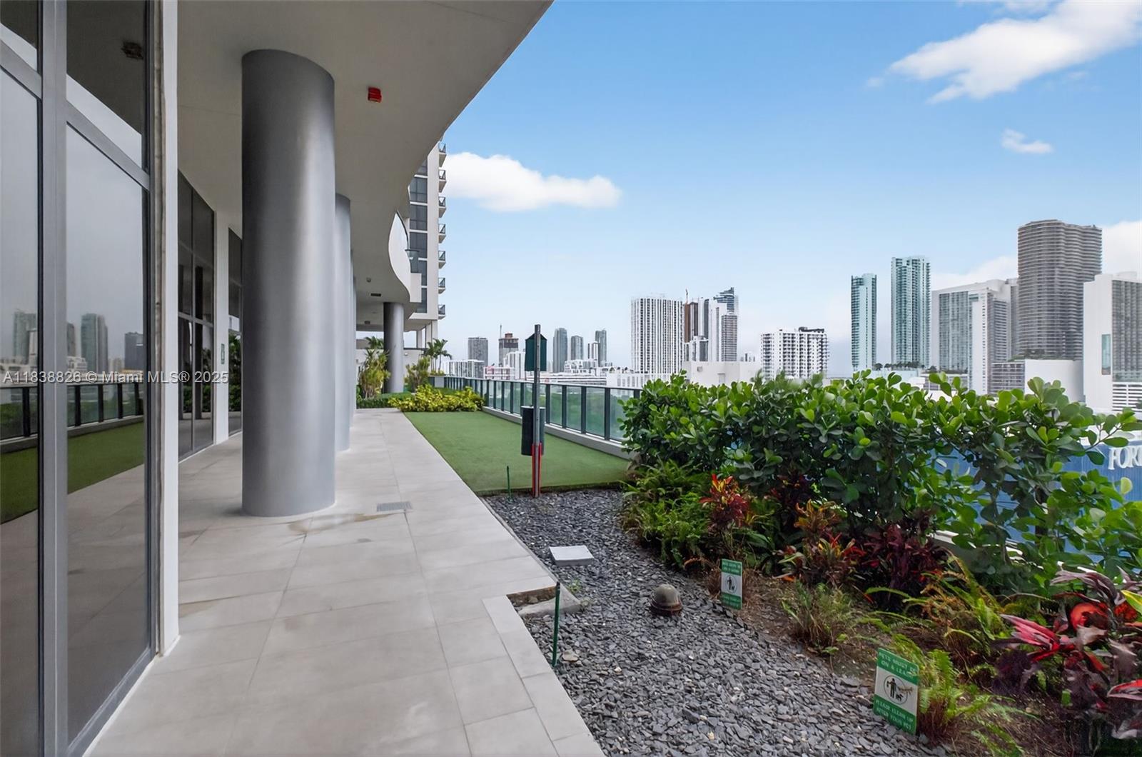 CANVAS CONDO - Residential Lease
