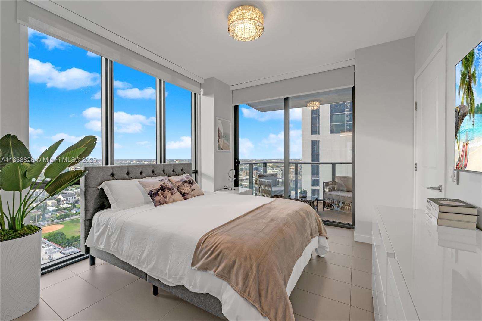 CANVAS CONDO - Residential Lease