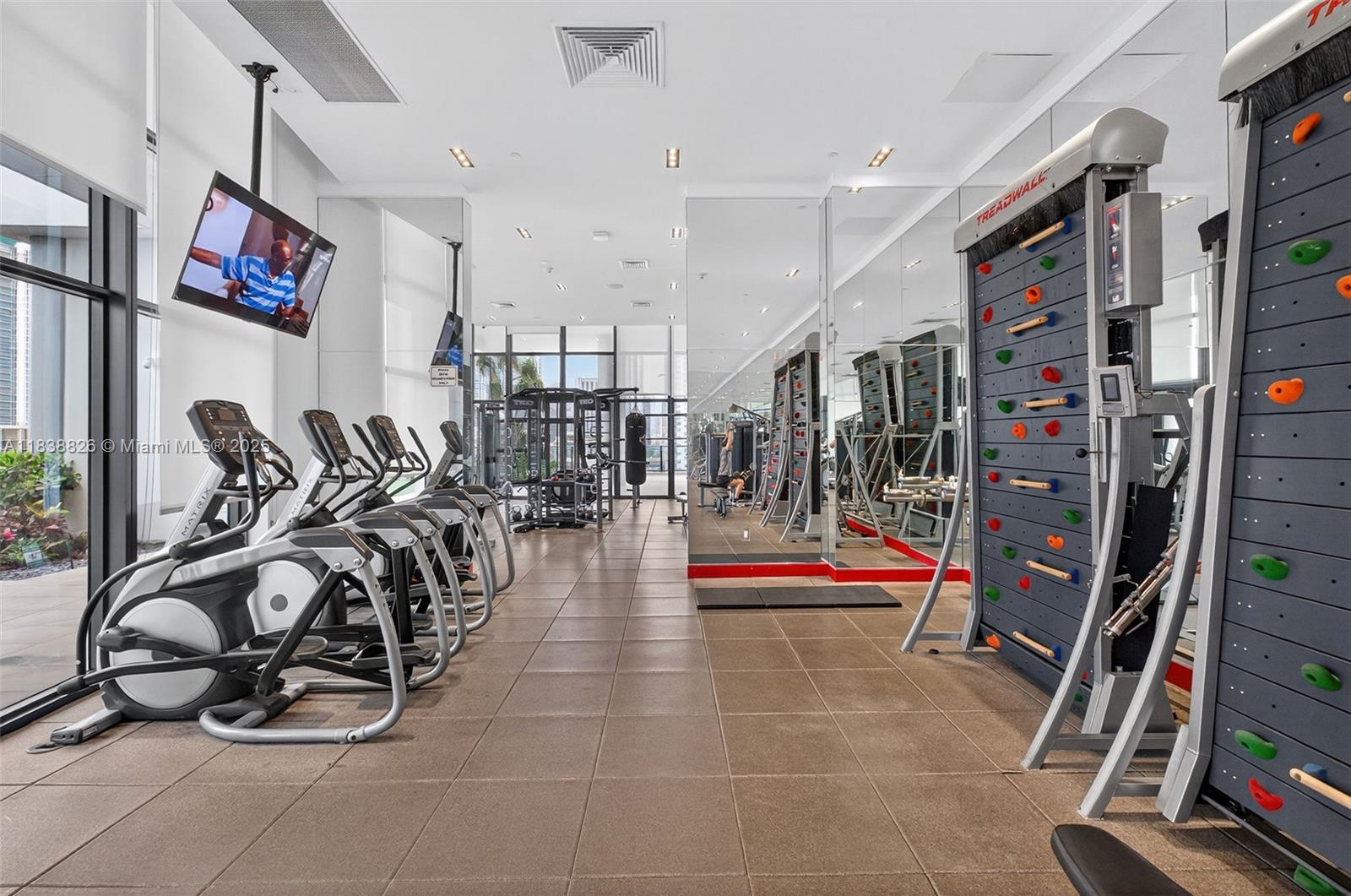 CANVAS CONDO - Residential Lease