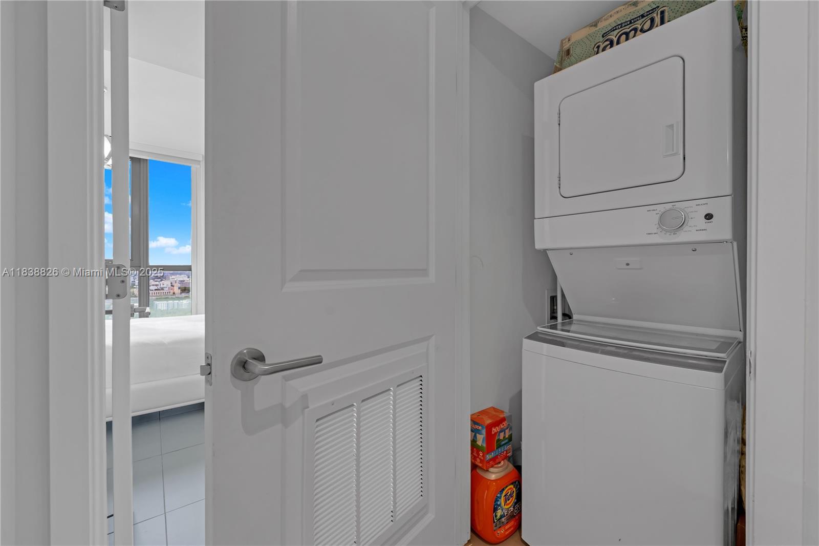 CANVAS CONDO - Residential Lease