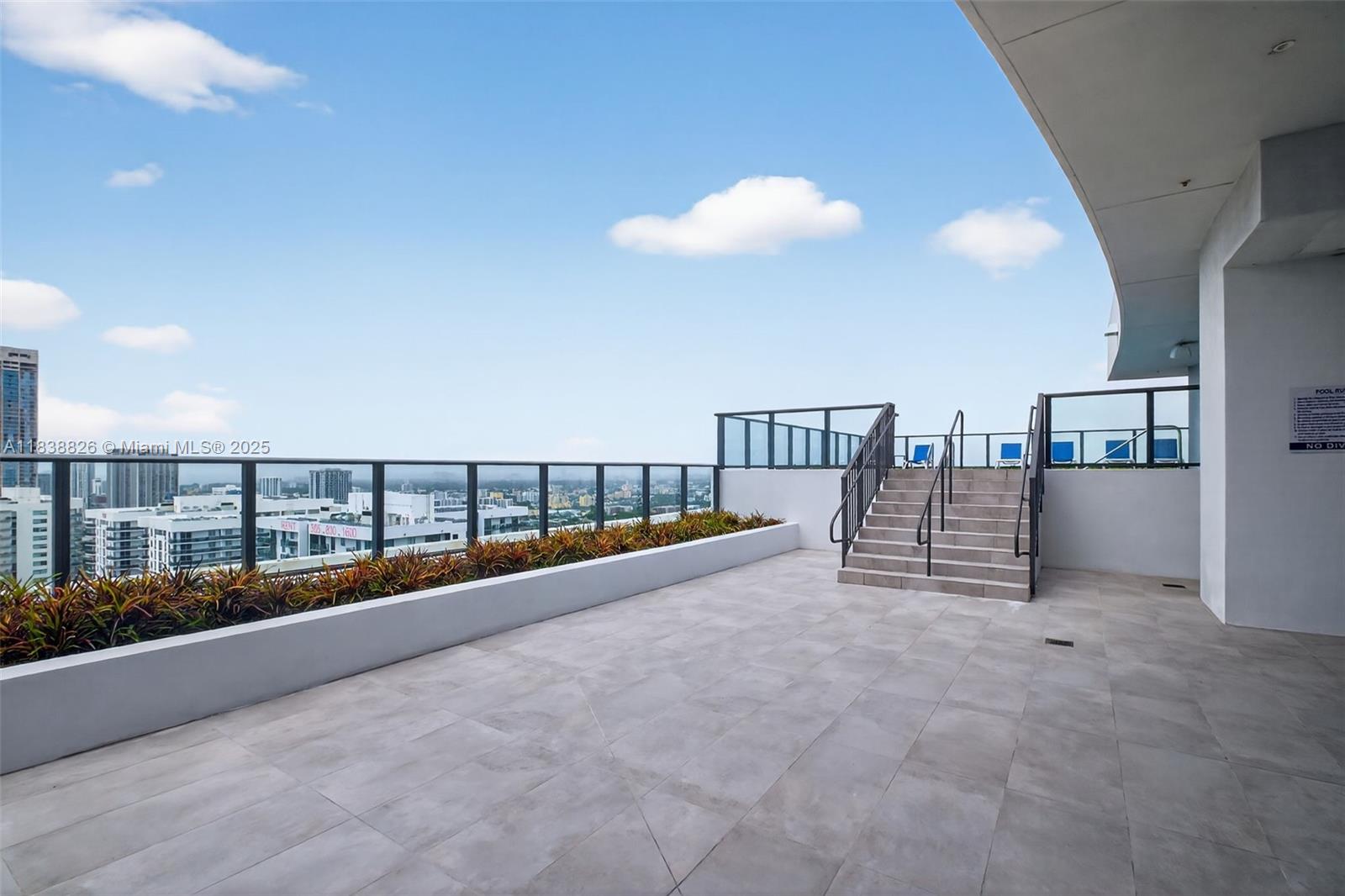 CANVAS CONDO - Residential Lease