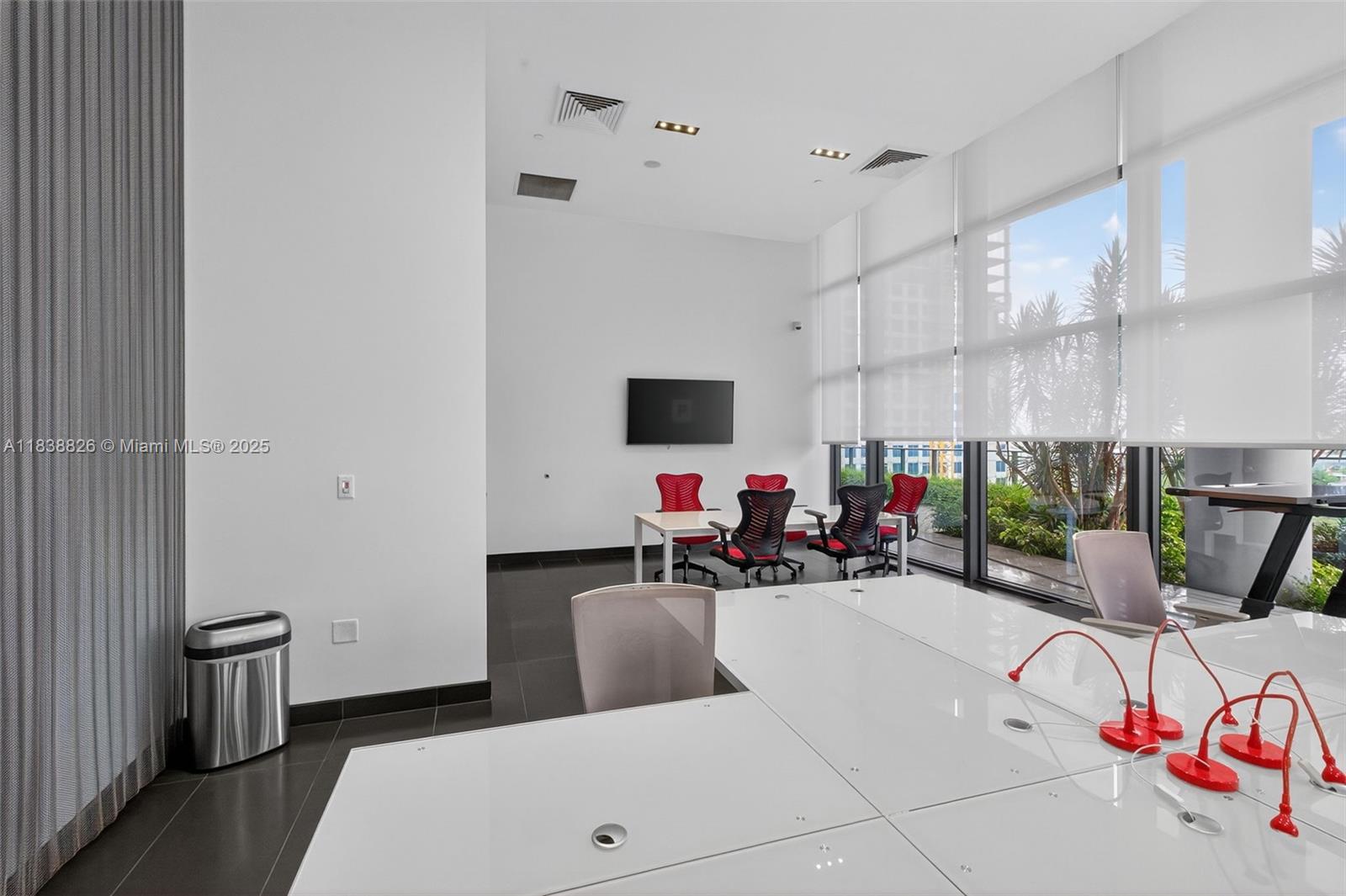 CANVAS CONDO - Residential Lease