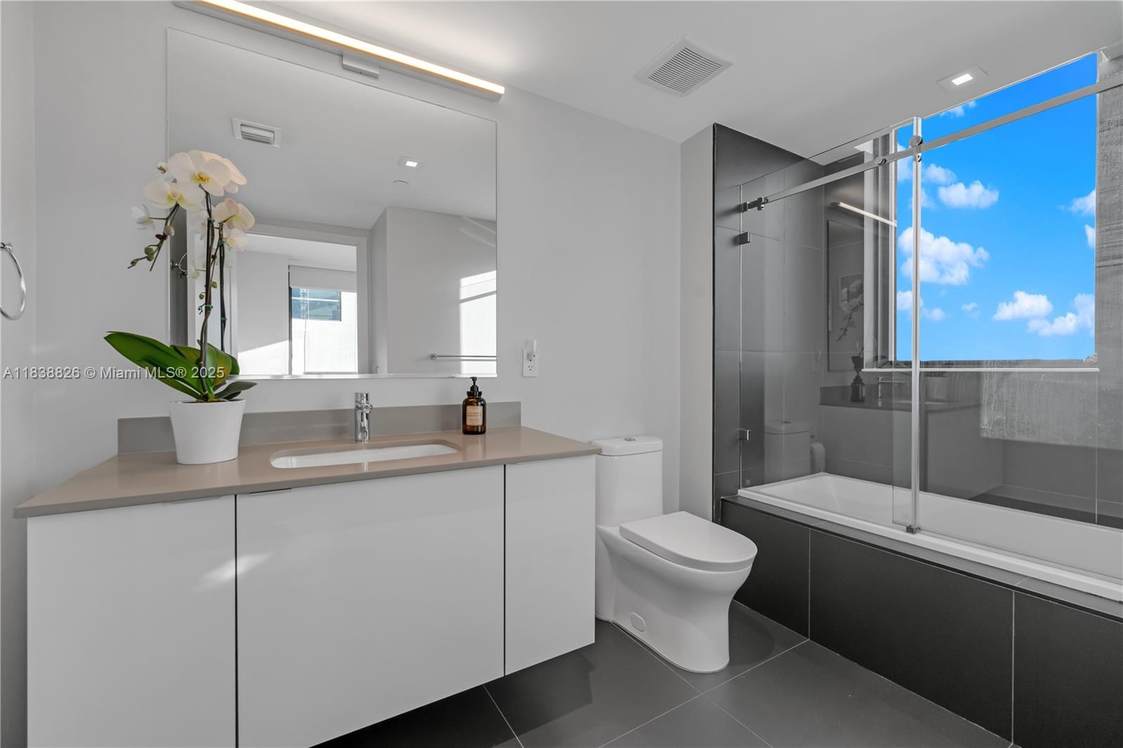 CANVAS CONDO - Residential Lease
