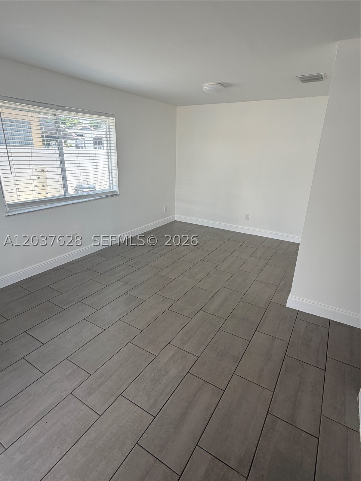 HOLLYWOOD PARK - Residential Lease