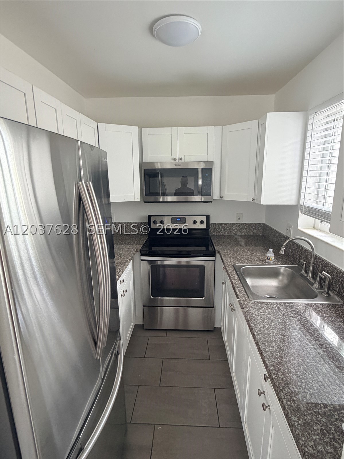 HOLLYWOOD PARK - Residential Lease