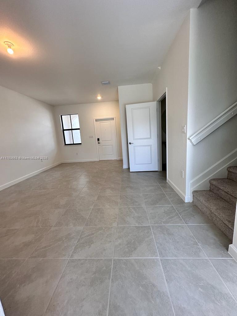 SILVER PALM RESIDENTIAL H - Residential Lease
