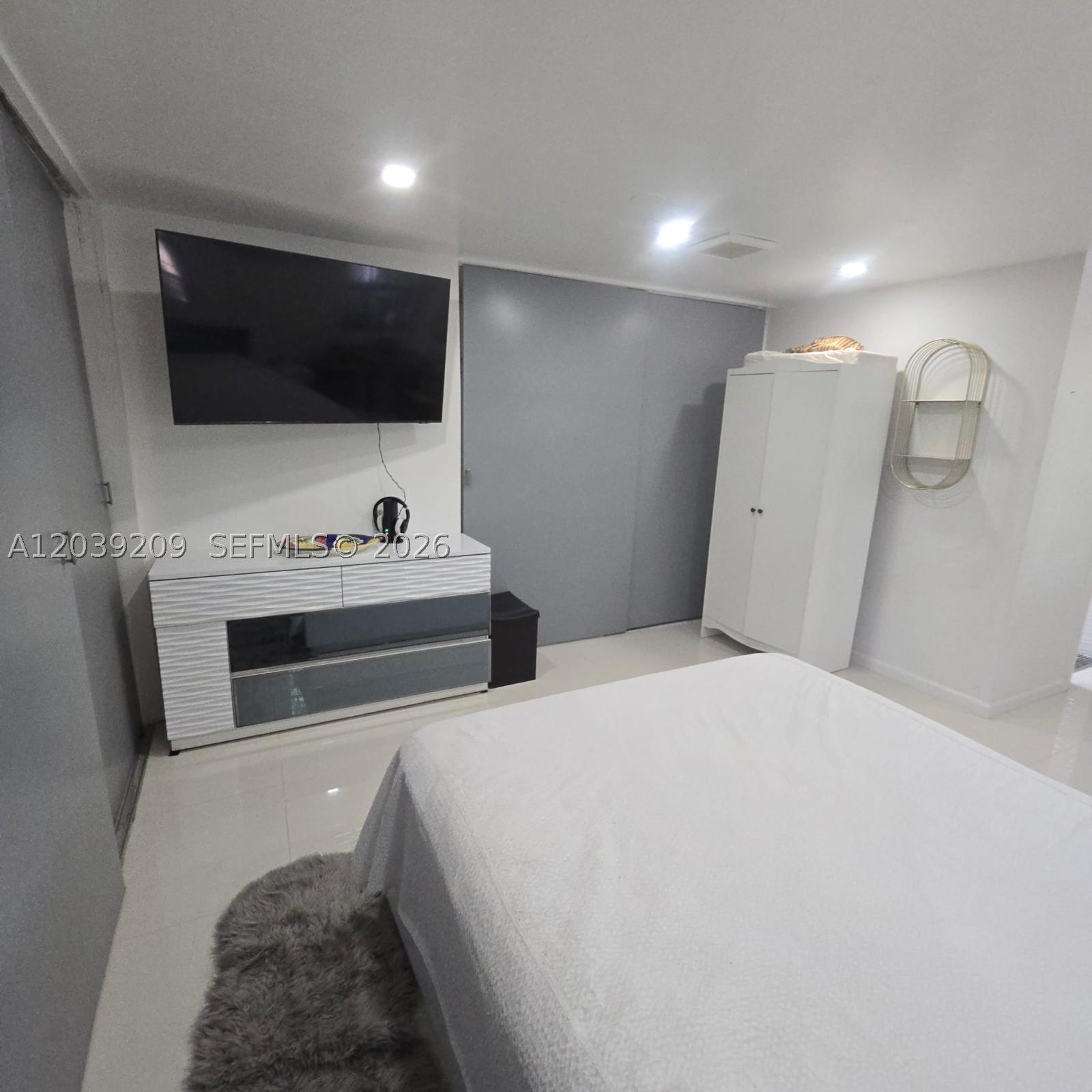 WESTWOOD LAKE 9TH ADDN - Residential Lease