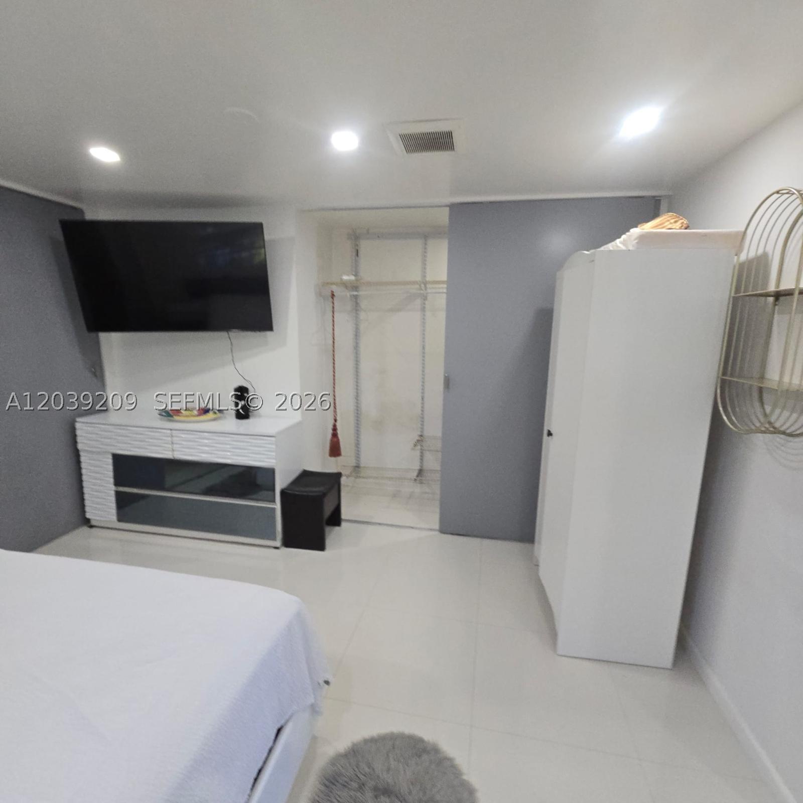 WESTWOOD LAKE 9TH ADDN - Residential Lease