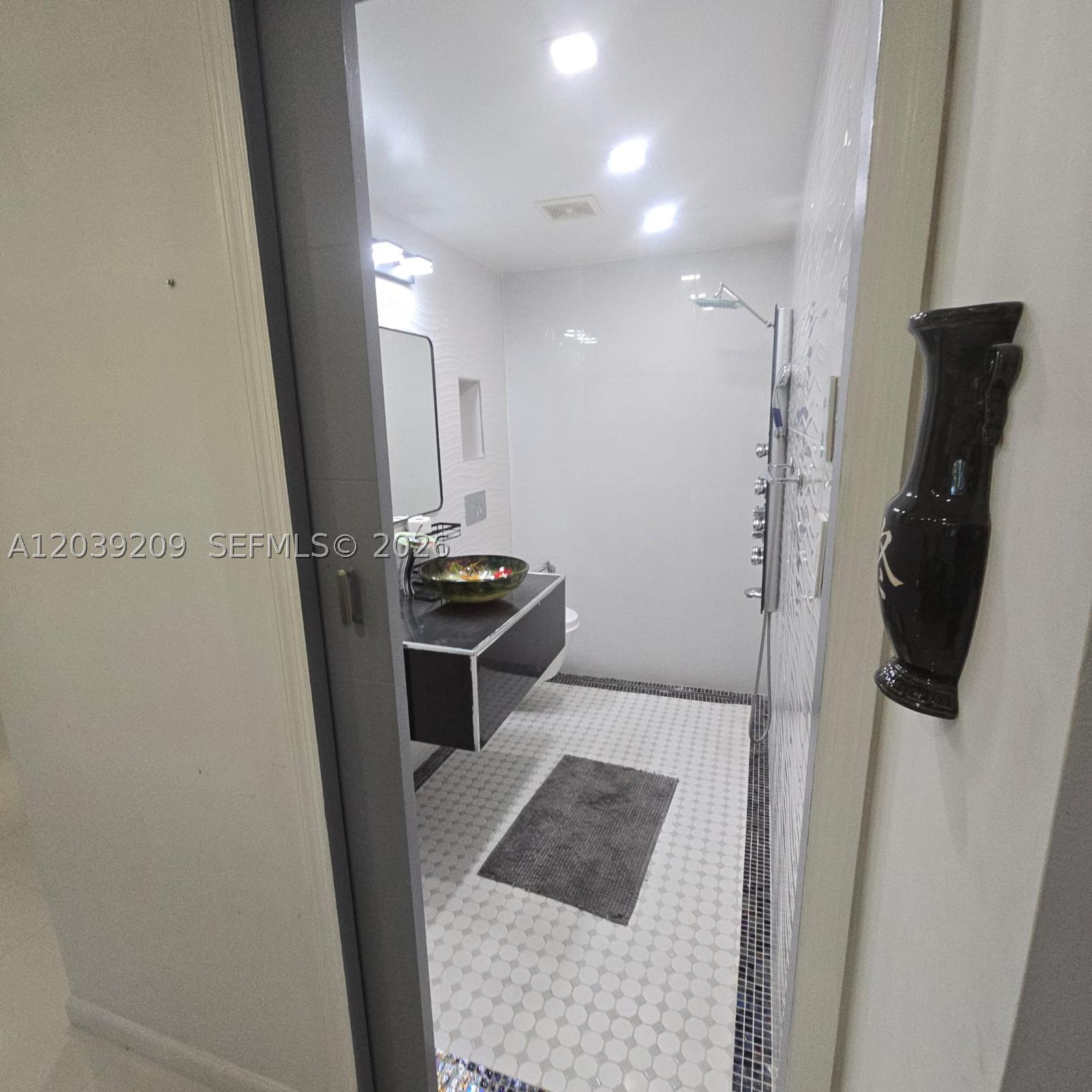Experience comfort and convenience in this beautifully updated unit located in a highly sought-after area of Miami. This bright and airy space offers incredible value, as the monthly rent includes essential utilities such as cable, internet, water, and electricity, making this a truly worry-free living experience. Don't miss out on this fantastic opportunity—schedule your showing today!