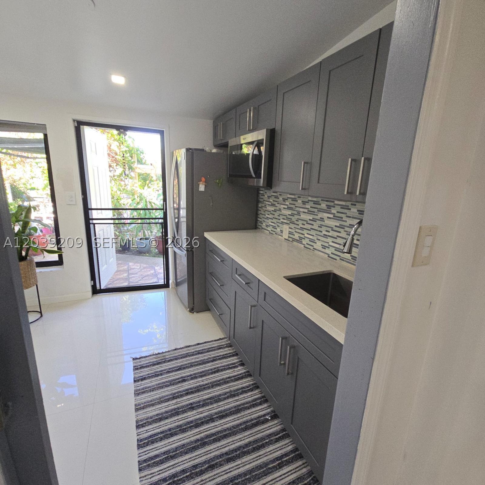 WESTWOOD LAKE 9TH ADDN - Residential Lease
