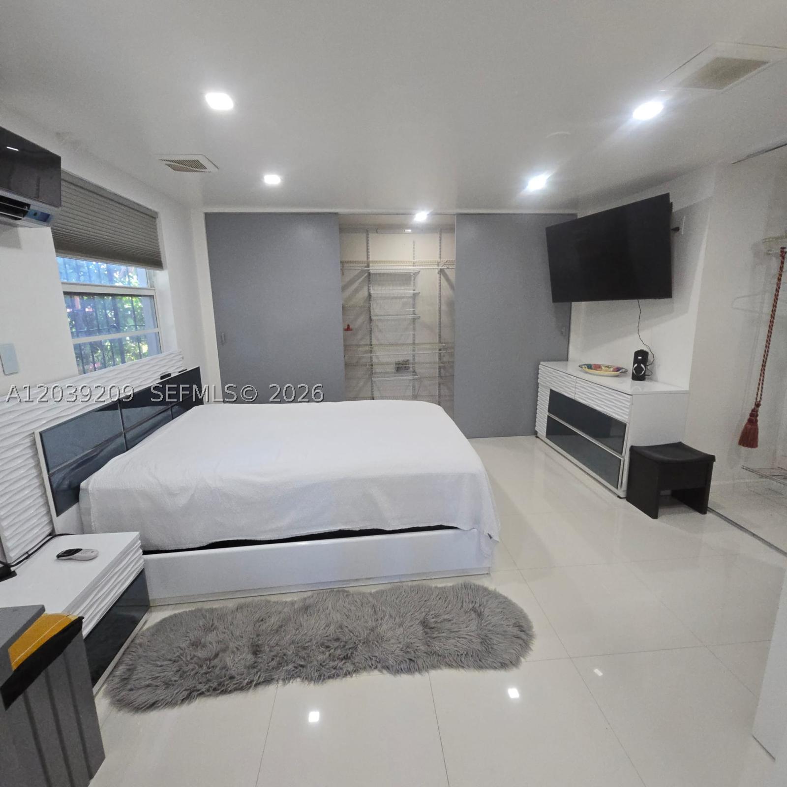 WESTWOOD LAKE 9TH ADDN - Residential Lease