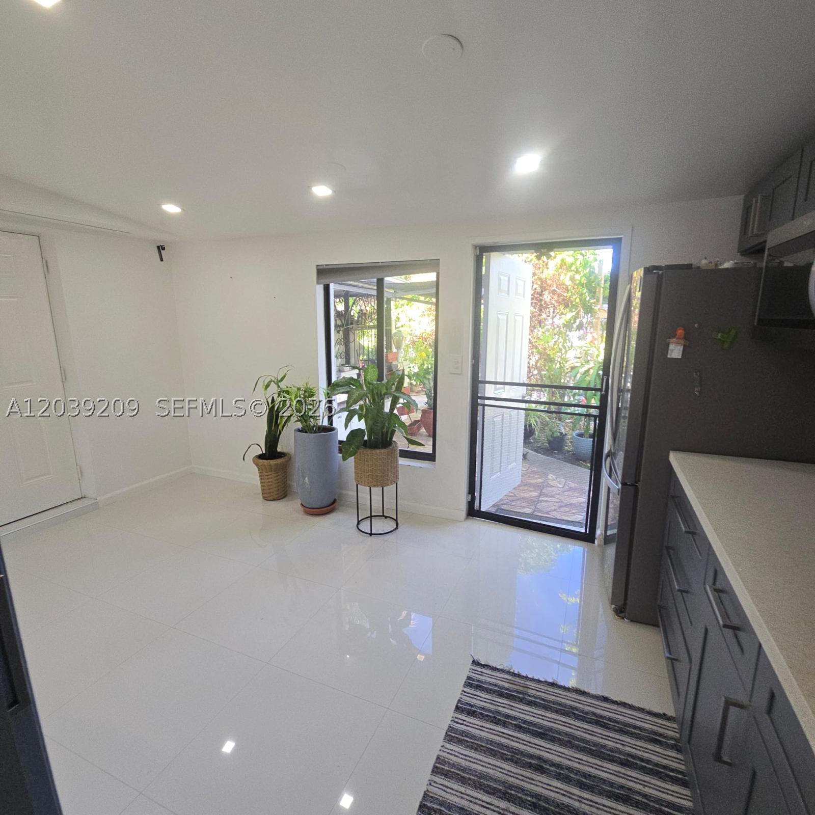 WESTWOOD LAKE 9TH ADDN - Residential Lease