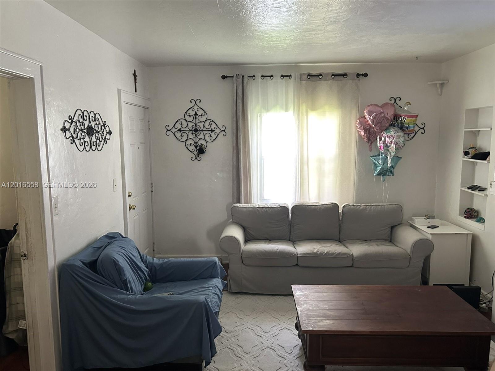 BISCAYNE HEIGHTS - Residential Income