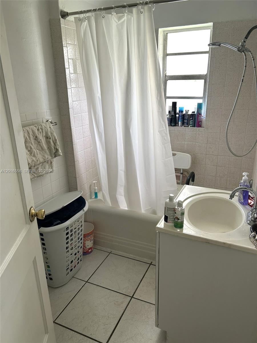 BISCAYNE HEIGHTS - Residential Income