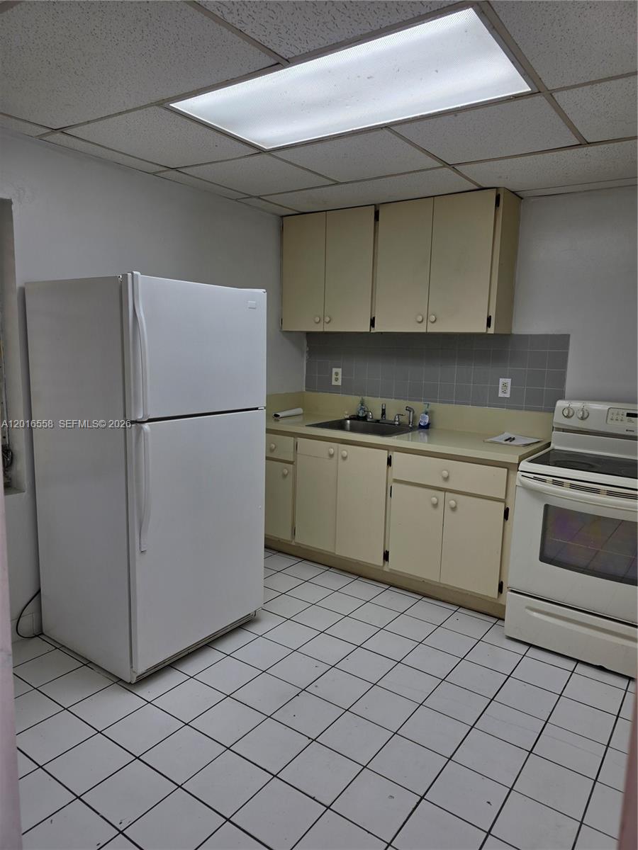 BISCAYNE HEIGHTS - Residential Income