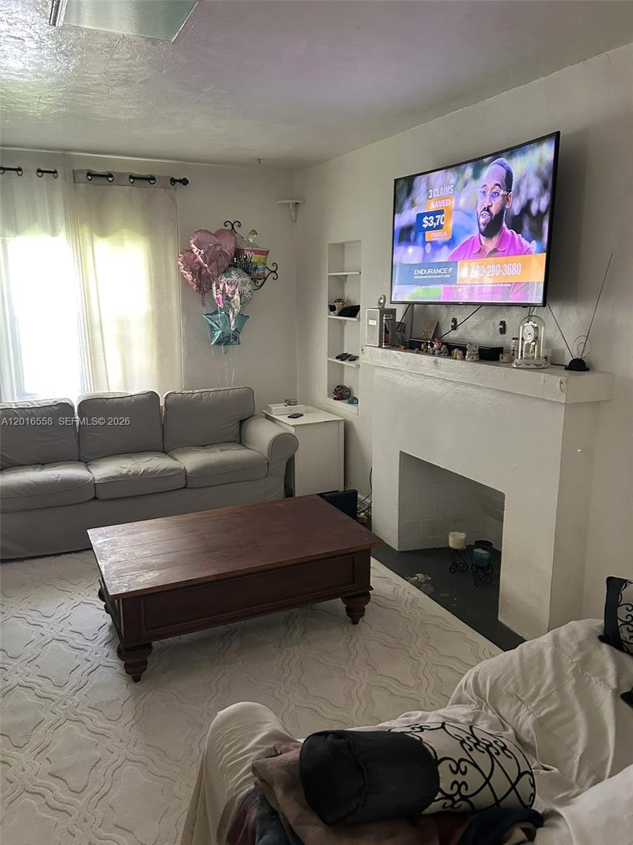 BISCAYNE HEIGHTS - Residential Income
