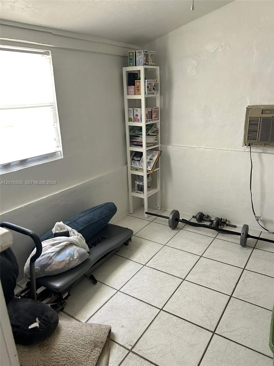 BISCAYNE HEIGHTS - Residential Income