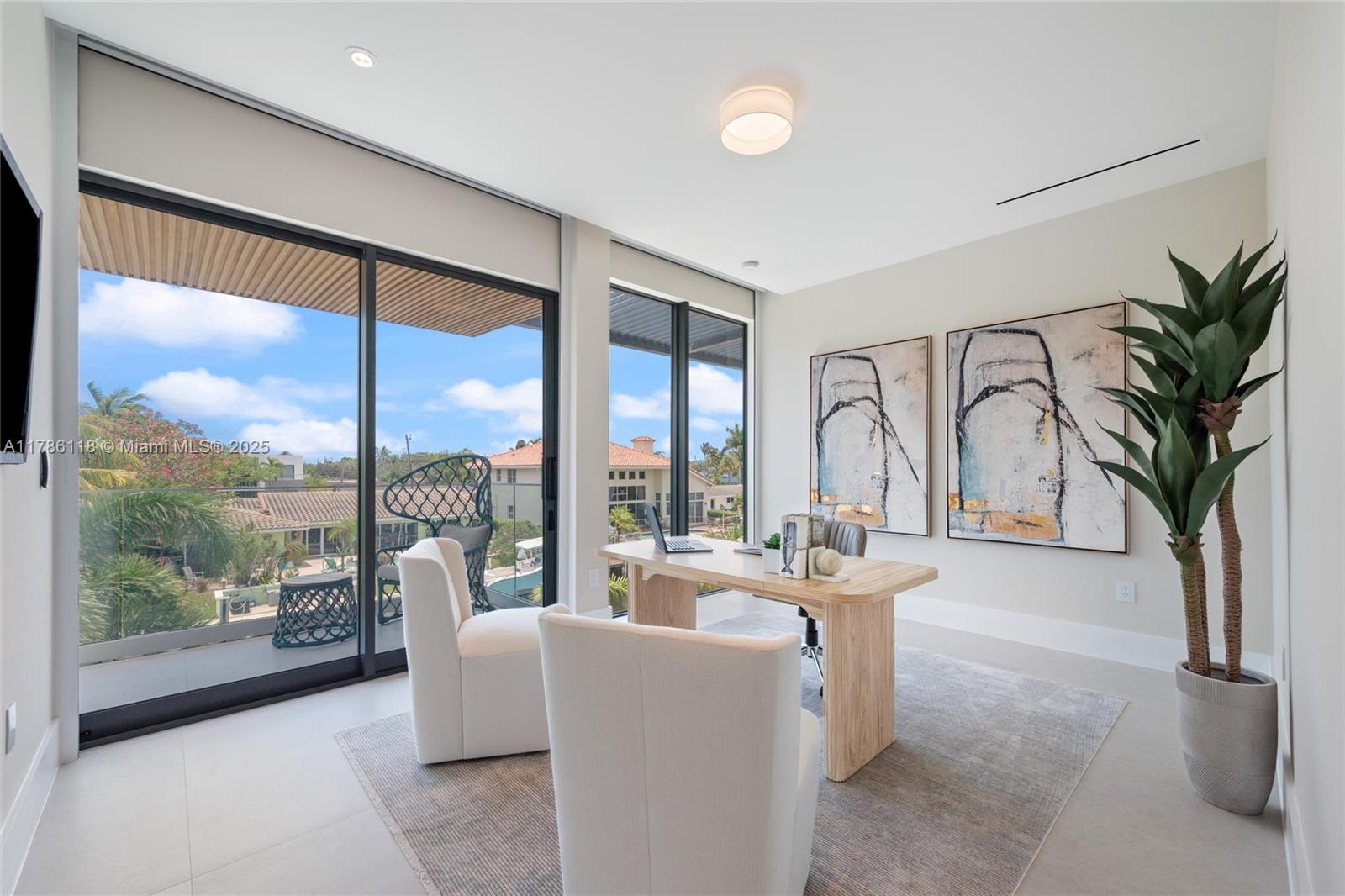 CORAL KEY VILLAS 1ST SEC - Residential