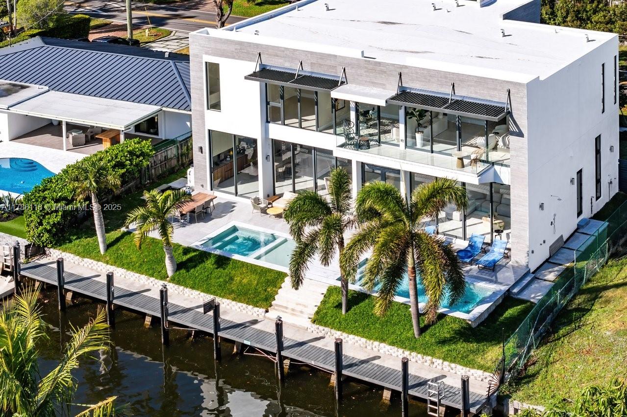 CORAL KEY VILLAS 1ST SEC - Residential