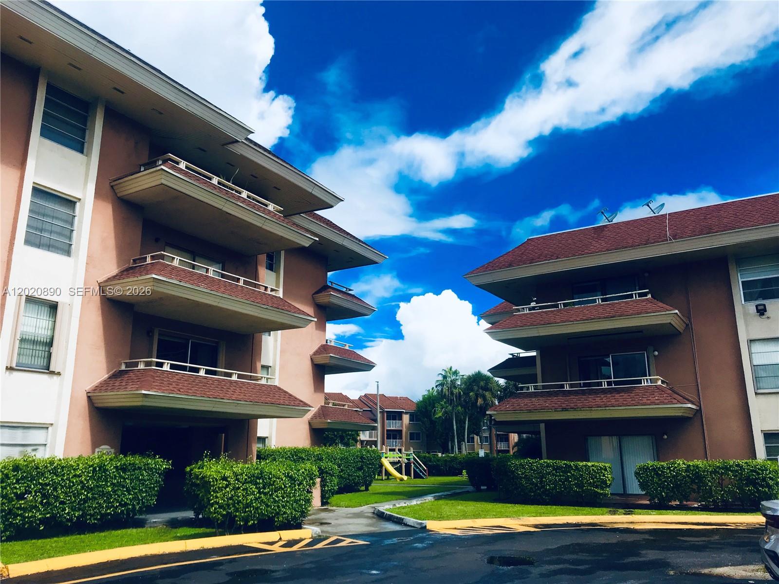 LAKEVIEW GARDENS AT MIAMI - Residential