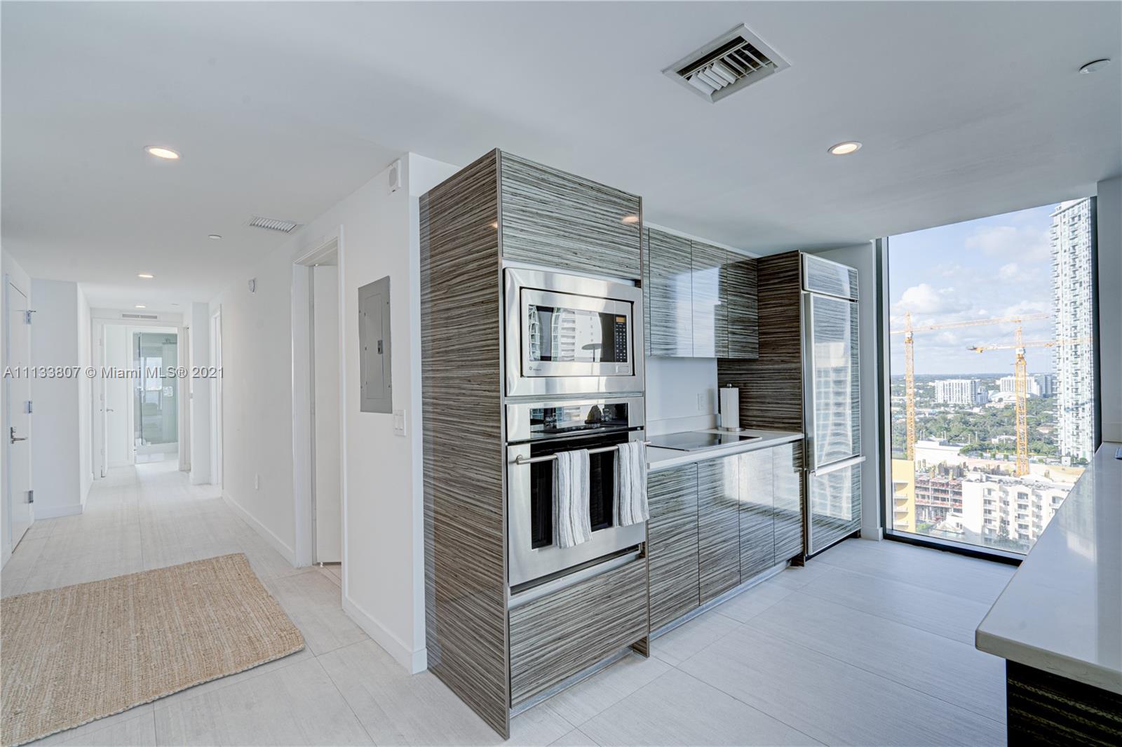 ICON BAY CONDO - Residential Lease