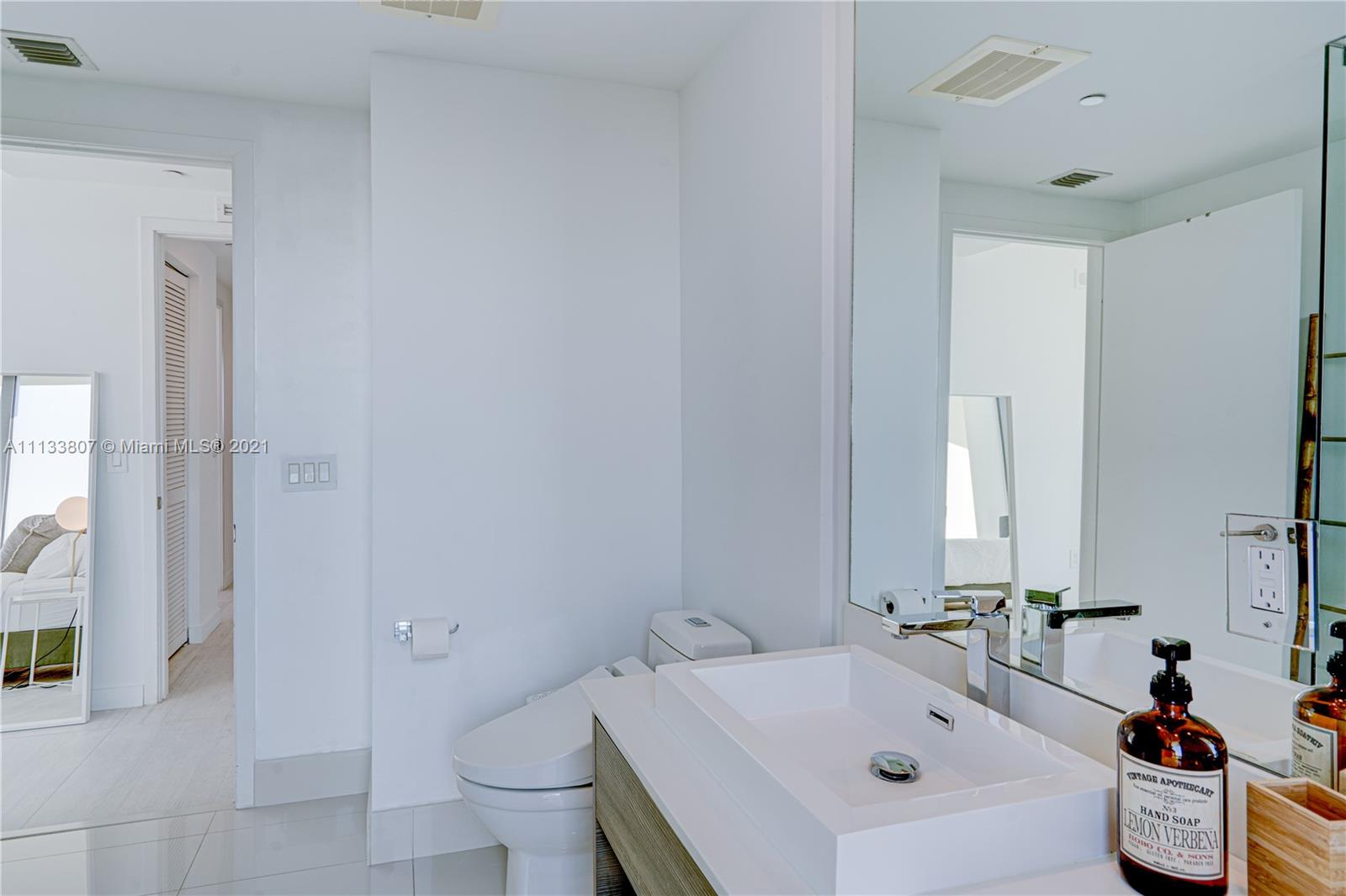ICON BAY CONDO - Residential Lease